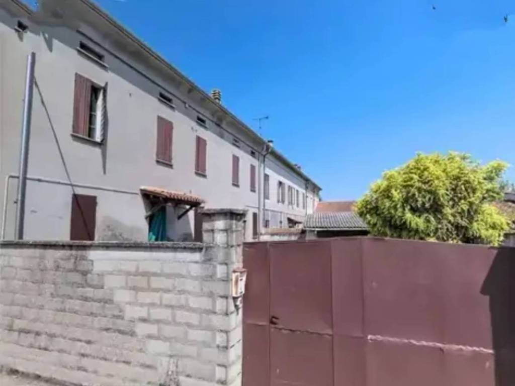 casa indipendente in vendita a Viadana in zona Cizzolo