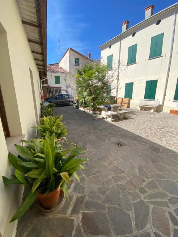 casa indipendente in vendita a Viadana