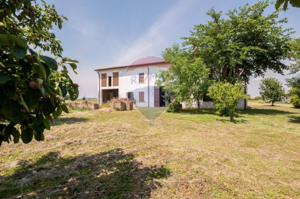 casa indipendente in vendita a Viadana