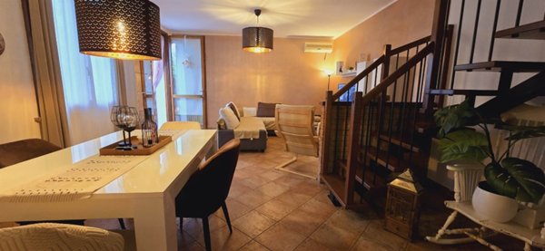 casa indipendente in vendita a Viadana