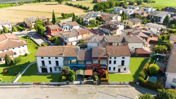casa indipendente in vendita a Viadana