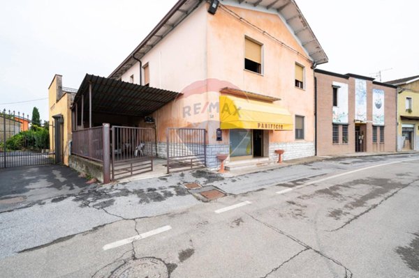 casa indipendente in vendita a Viadana in zona Bellaguarda