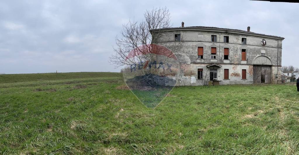 terreno edificabile in vendita a Viadana in zona Sabbioni