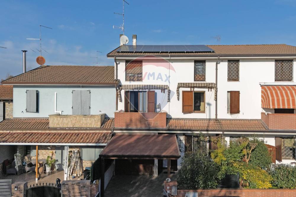 casa indipendente in vendita a Viadana