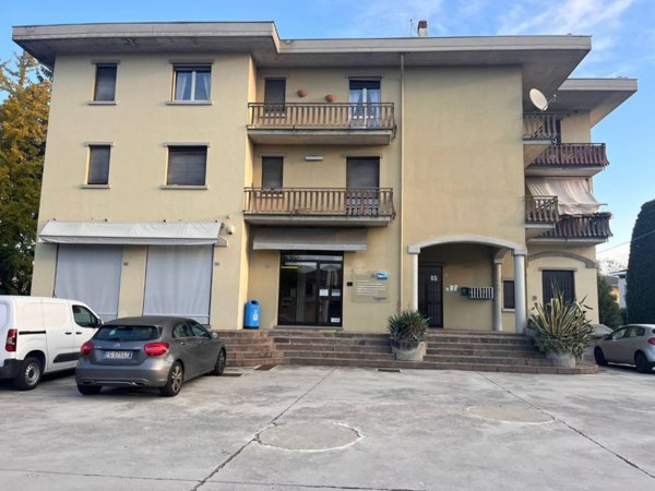 ufficio in vendita a Viadana in zona Cicognara