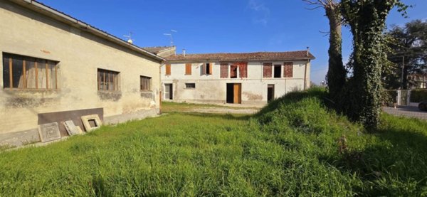 casa indipendente in vendita a Viadana
