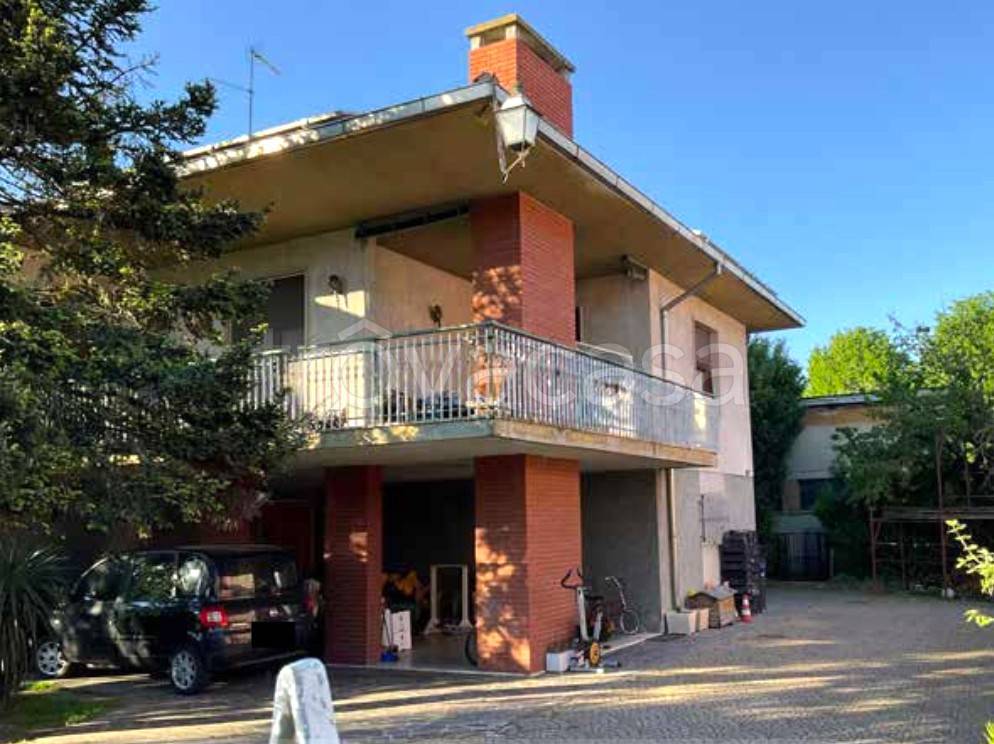 casa indipendente in vendita a Viadana