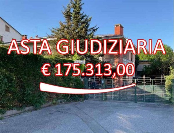 casa indipendente in vendita a Viadana