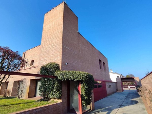 casa indipendente in vendita a Viadana