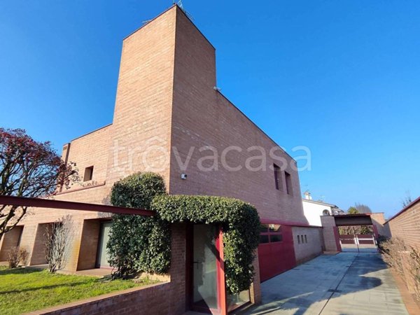 casa indipendente in vendita a Viadana