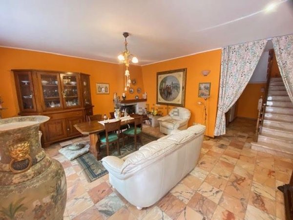 casa indipendente in vendita a Viadana