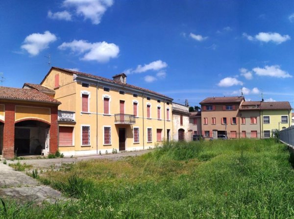 casa indipendente in vendita a Viadana