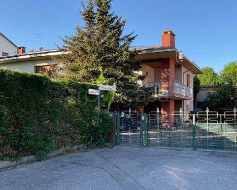 casa indipendente in vendita a Viadana