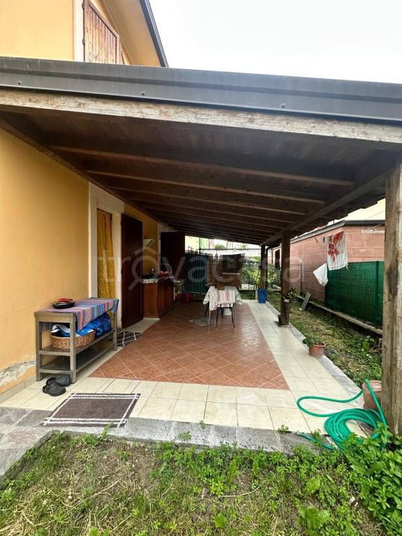 casa indipendente in vendita a Viadana