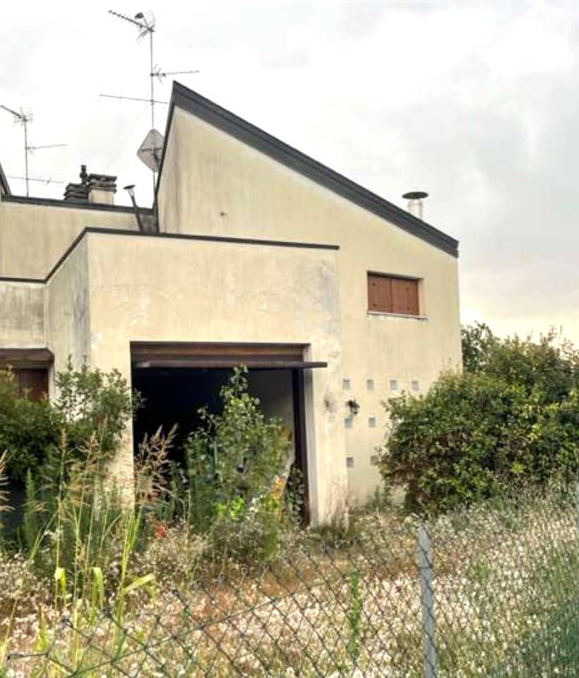 casa indipendente in vendita a Viadana