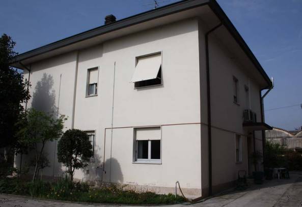 casa indipendente in vendita a Viadana in zona Cogozzo