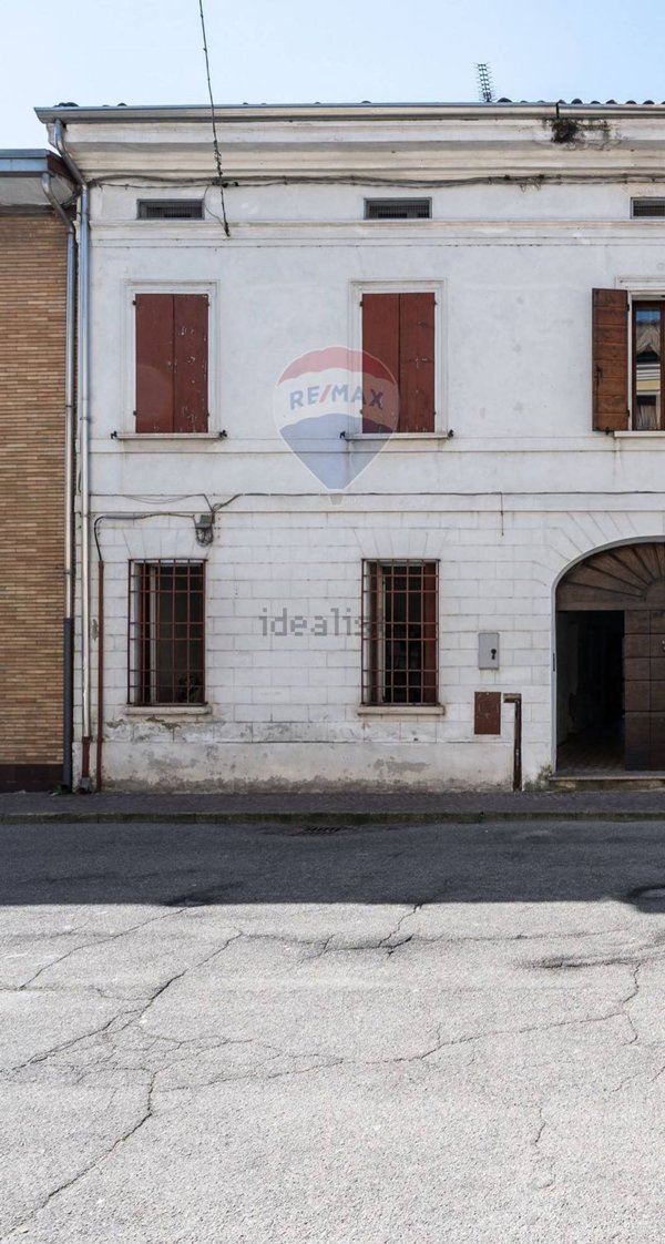casa indipendente in vendita a Viadana