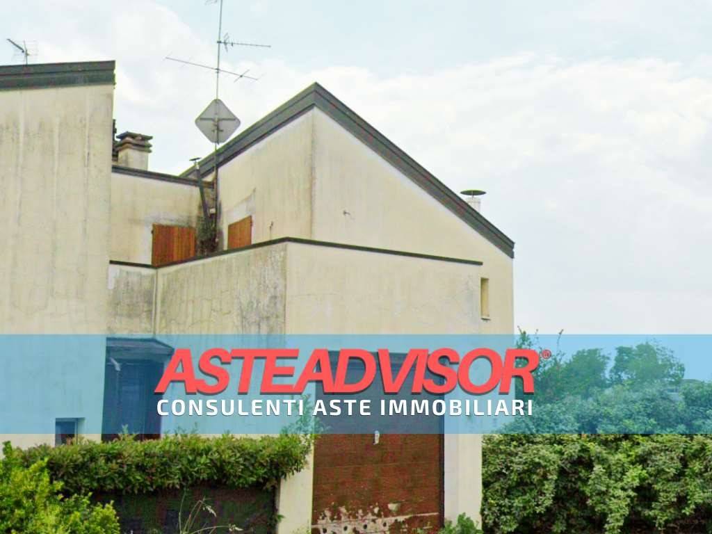 casa indipendente in vendita a Viadana