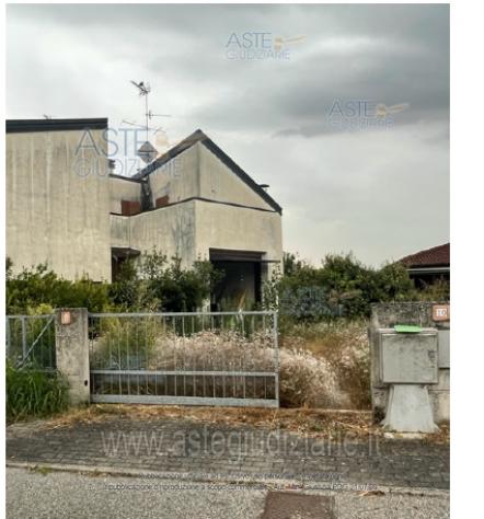 casa indipendente in vendita a Viadana