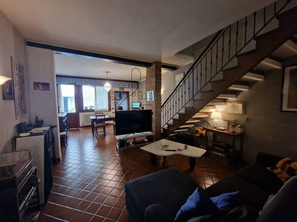 casa indipendente in vendita a Viadana