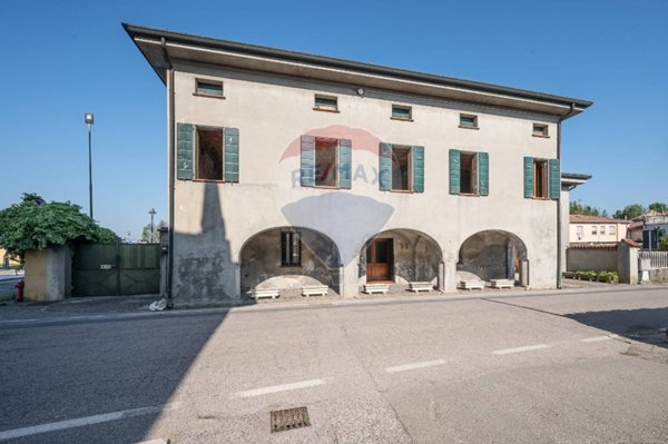 casa indipendente in vendita a Viadana in zona Cizzolo