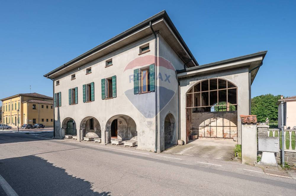 casa indipendente in vendita a Viadana