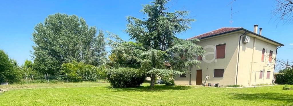 casa indipendente in vendita a Viadana