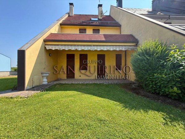 casa indipendente in vendita a Viadana