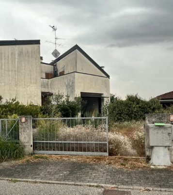 casa indipendente in vendita a Viadana in zona Cizzolo