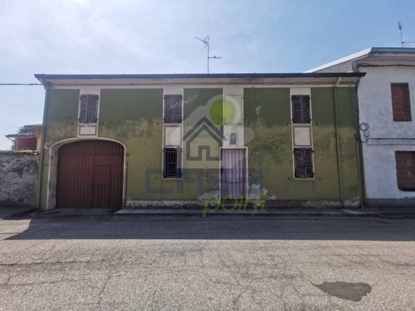casa indipendente in vendita a Viadana in zona Buzzoletto