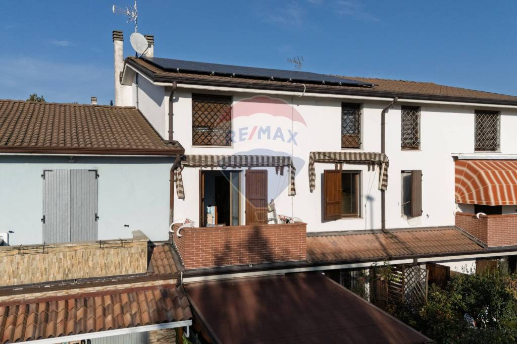 casa indipendente in vendita a Viadana