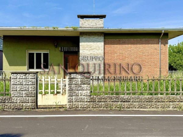 casa indipendente in vendita a Viadana in zona San Matteo