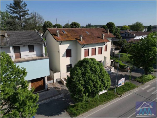casa indipendente in vendita a Viadana in zona San Matteo