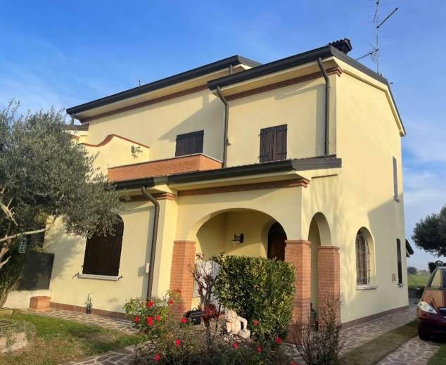 casa indipendente in vendita a Viadana