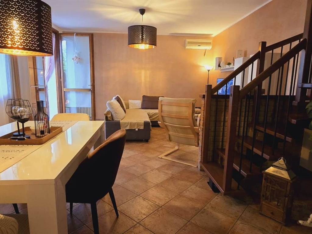 casa semindipendente in vendita a Viadana in zona Casaletto