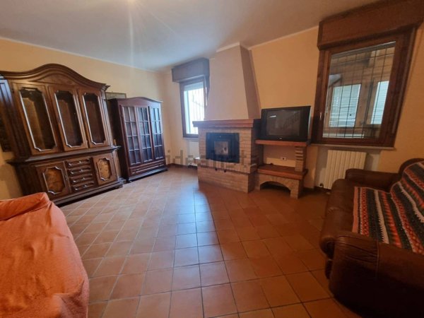casa indipendente in vendita a Viadana