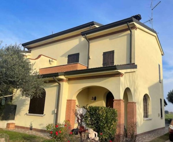 casa indipendente in vendita a Viadana