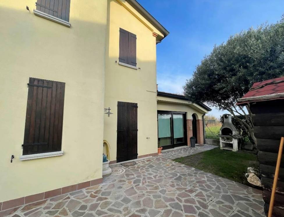 casa indipendente in vendita a Viadana