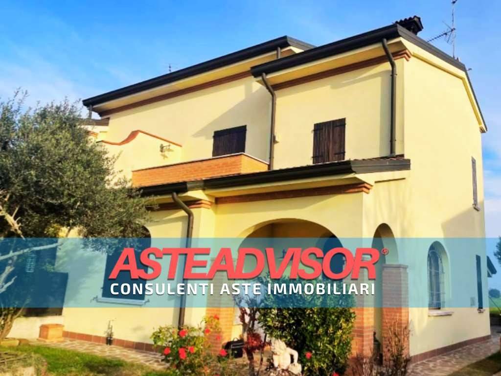 casa indipendente in vendita a Viadana