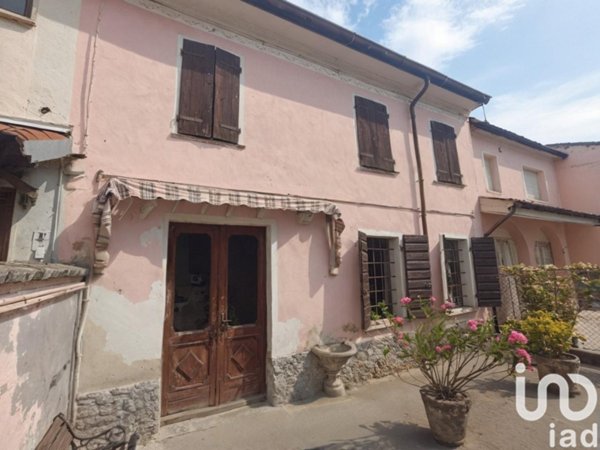 casa indipendente in vendita a Viadana in zona Buzzoletto