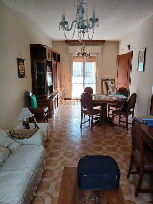 casa indipendente in vendita a Viadana in zona Buzzoletto