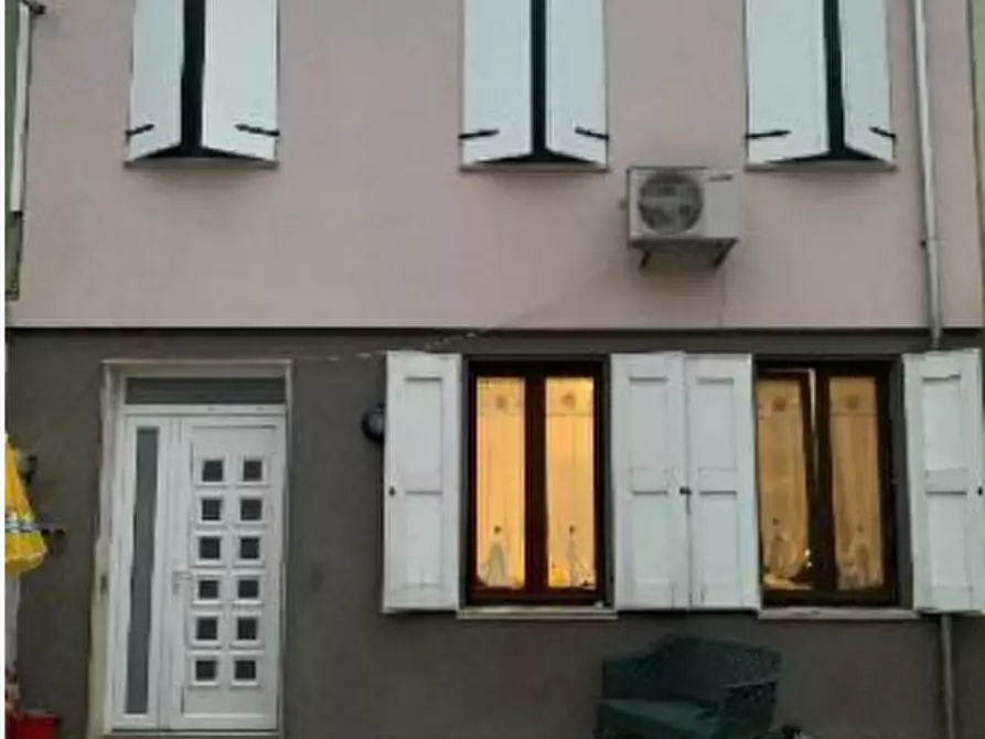 casa indipendente in vendita a Viadana