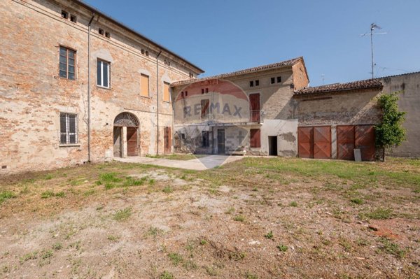 casa indipendente in vendita a Viadana