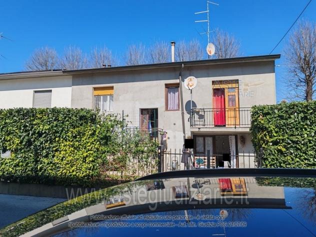 casa indipendente in vendita a Viadana