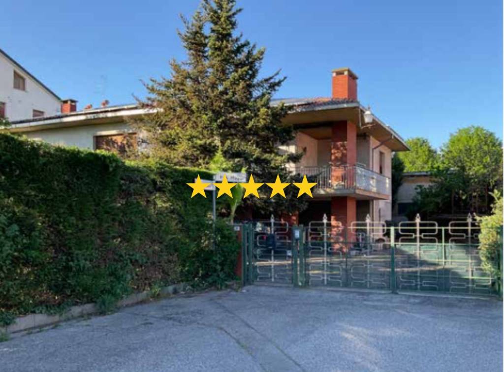 casa indipendente in vendita a Viadana