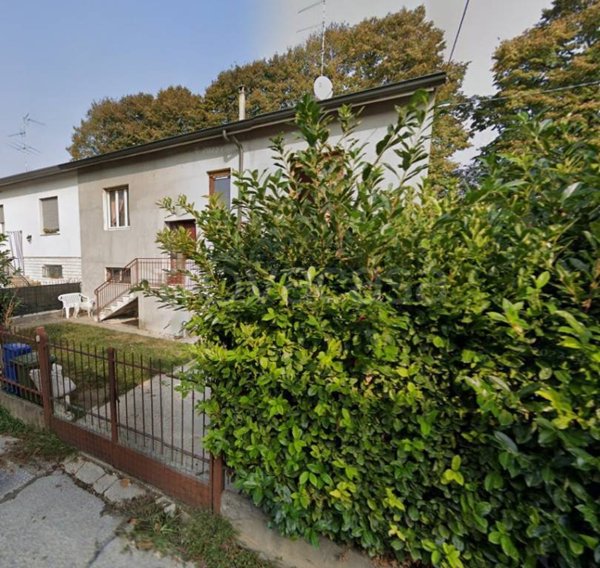 casa indipendente in vendita a Viadana
