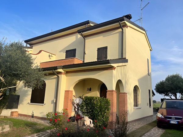 casa indipendente in vendita a Viadana