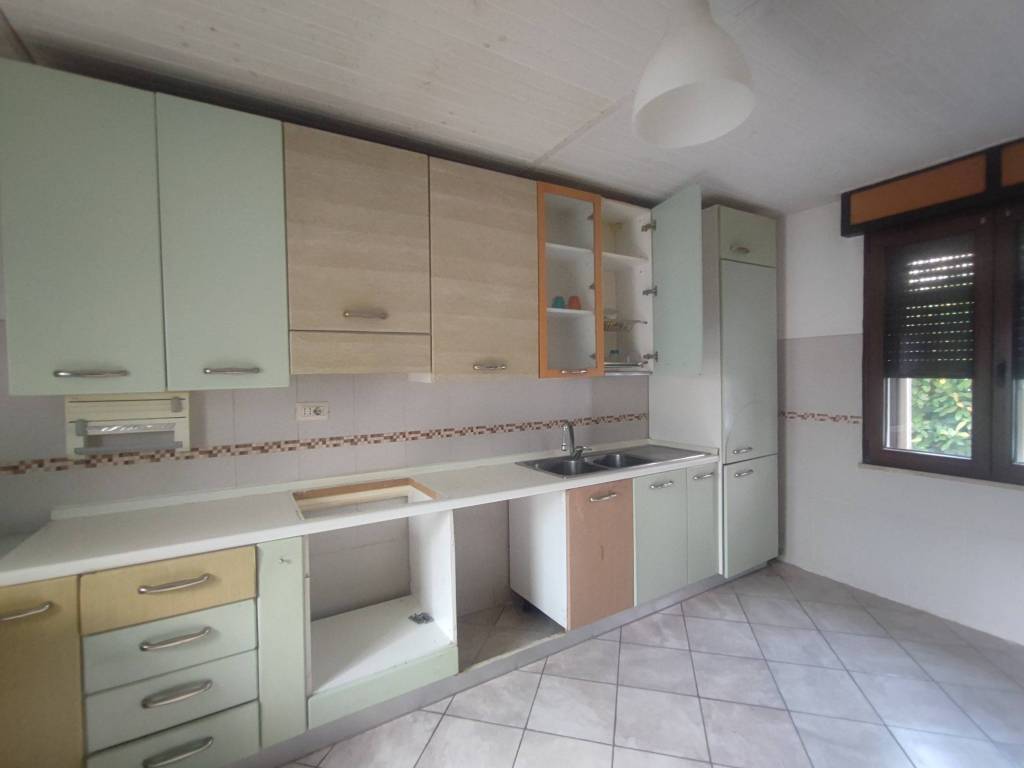 casa indipendente in vendita a Viadana in zona San Matteo