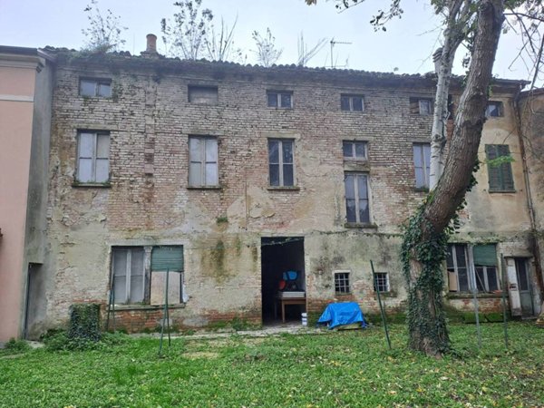 casa indipendente in vendita a Viadana