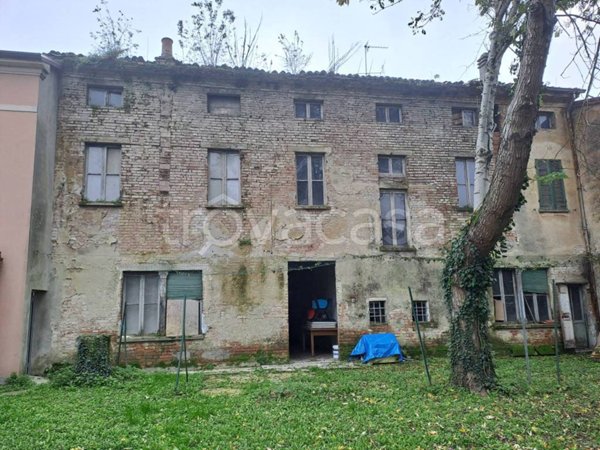 casa indipendente in vendita a Viadana